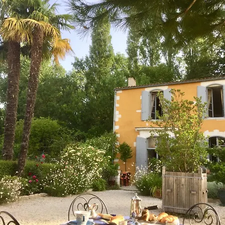 D'hotes La Borderie Du Go Pres De La Rochelle - Bed & Breakfast *