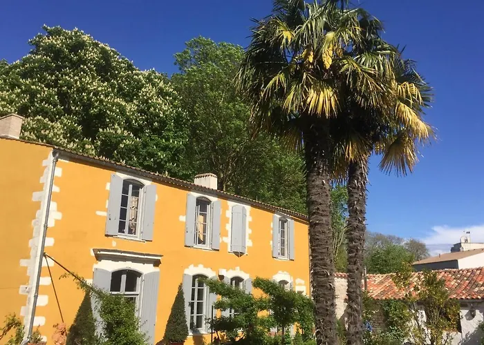 D'hotes La Borderie Du Go Pres De La Rochelle - Bed & Breakfast 4*